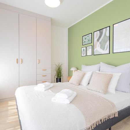 Apartament Bright 2Br - 8Th Floor, Balcony, Free Parking - By Gravity Praga Zewnętrze zdjęcie
