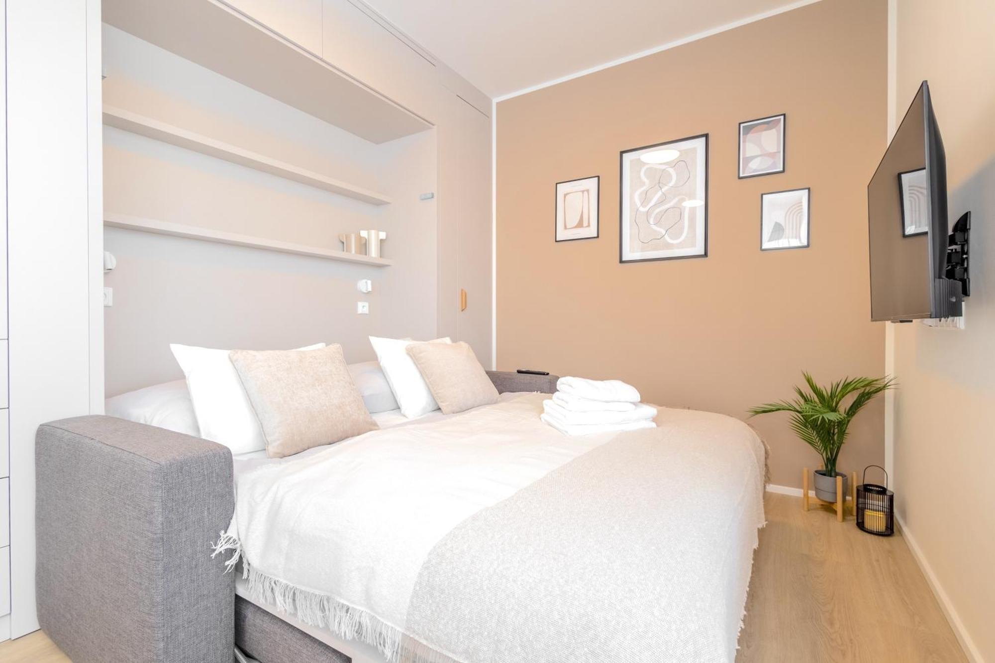 Apartament Bright 2Br - 8Th Floor, Balcony, Free Parking - By Gravity Praga Zewnętrze zdjęcie