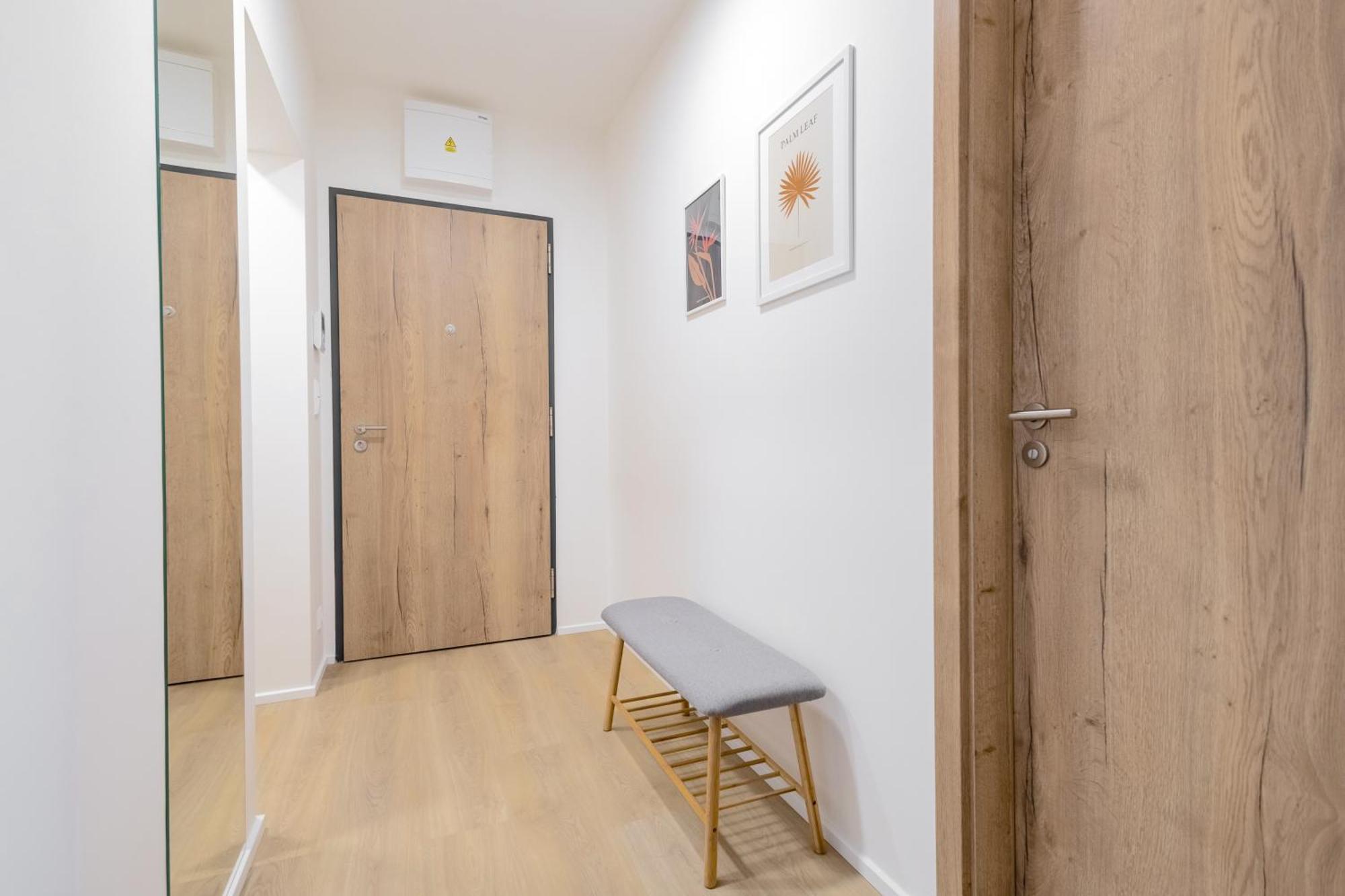 Apartament Bright 2Br - 8Th Floor, Balcony, Free Parking - By Gravity Praga Zewnętrze zdjęcie