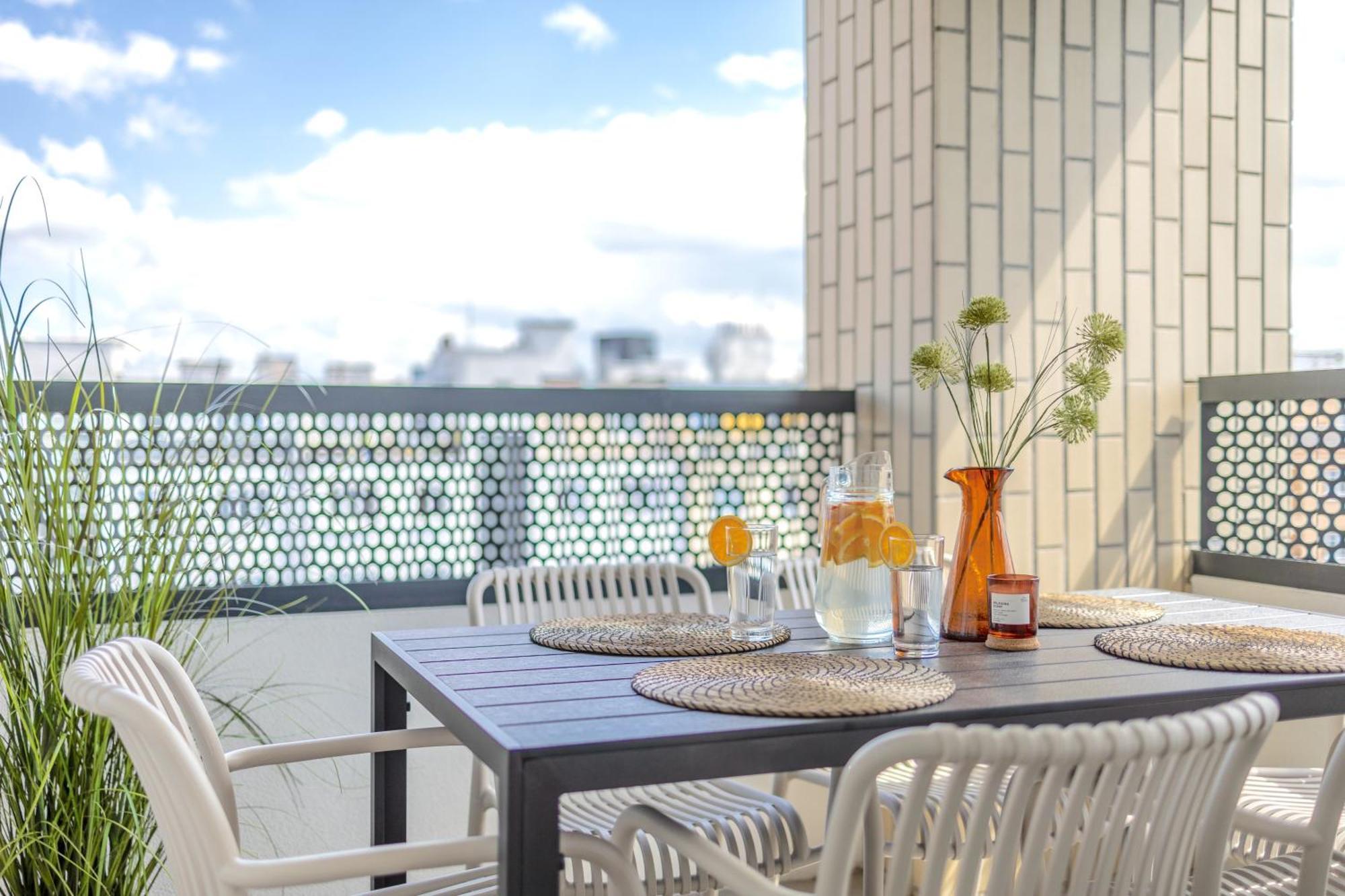 Apartament Bright 2Br - 8Th Floor, Balcony, Free Parking - By Gravity Praga Zewnętrze zdjęcie