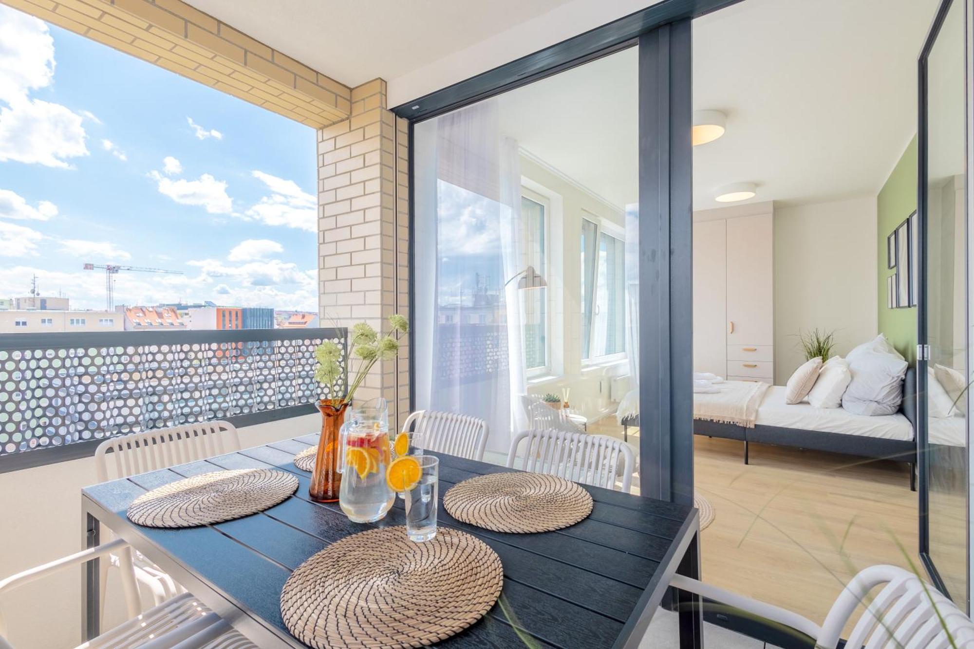 Apartament Bright 2Br - 8Th Floor, Balcony, Free Parking - By Gravity Praga Zewnętrze zdjęcie
